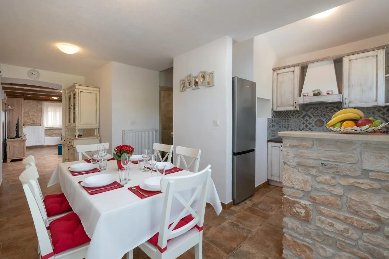 Holiday House Brnistra Rakalj Croácia